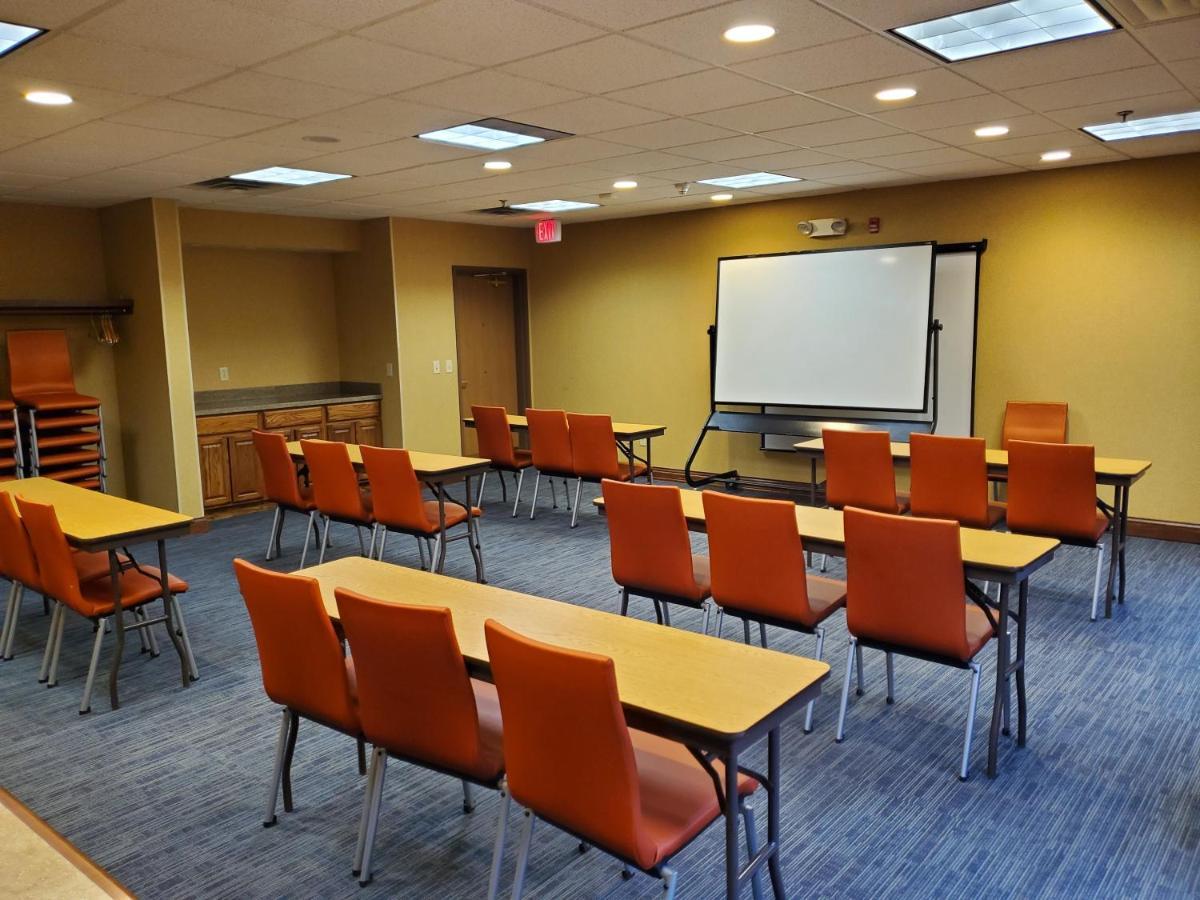 Holiday Inn Express Hotel & Suites Mattoon By Ihg Екстер'єр фото