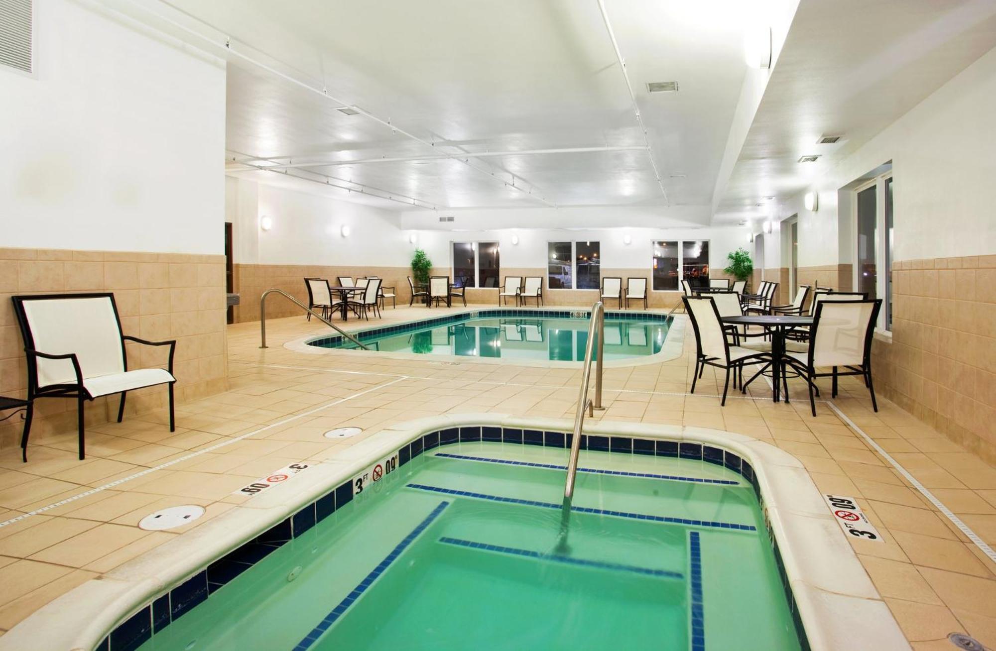 Holiday Inn Express Hotel & Suites Mattoon By Ihg Екстер'єр фото