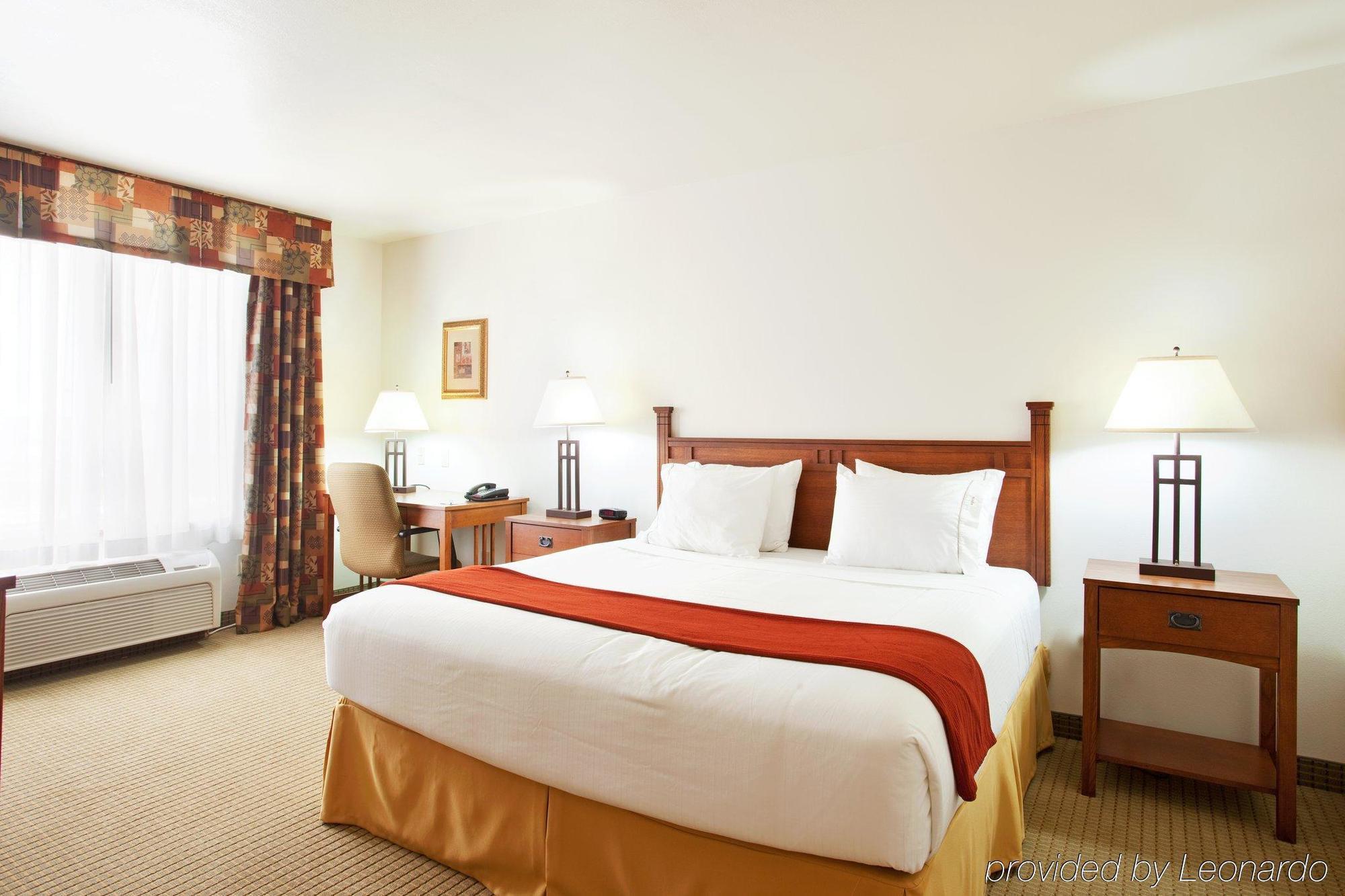 Holiday Inn Express Hotel & Suites Mattoon By Ihg Екстер'єр фото